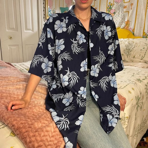 Mens XL navy blue hawaiian button up shirt! - Picture 3 of 11